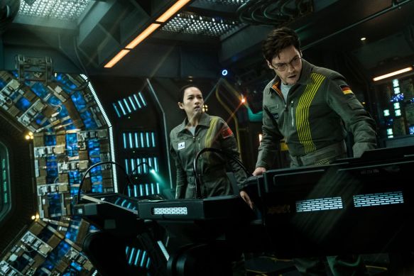 the_cloverfield_paradox_ship_interior_3840-0